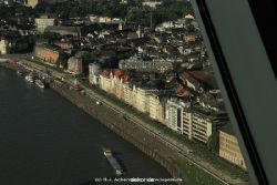 duesseldorf-altstadt-rheinpromenade-von-oben-001