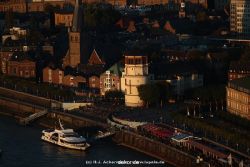 duesseldorf-altstadt-rheinpromenade-von-oben-010