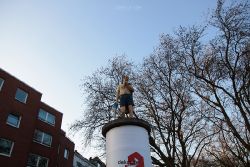 duesseldorf-saeulenheilige-urlauber-002