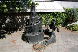neuss-innenstadt-skulptur-030