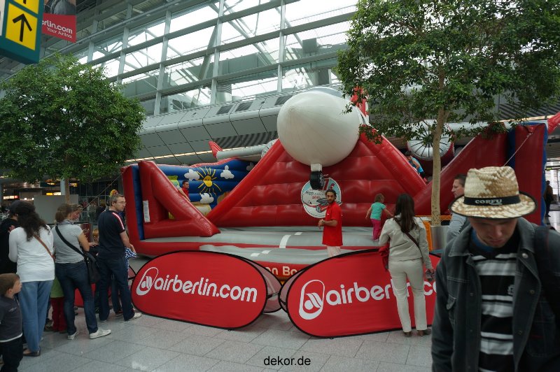 duesseldorf-luftfahrttag-2013-airberlin-huepfburg-007
