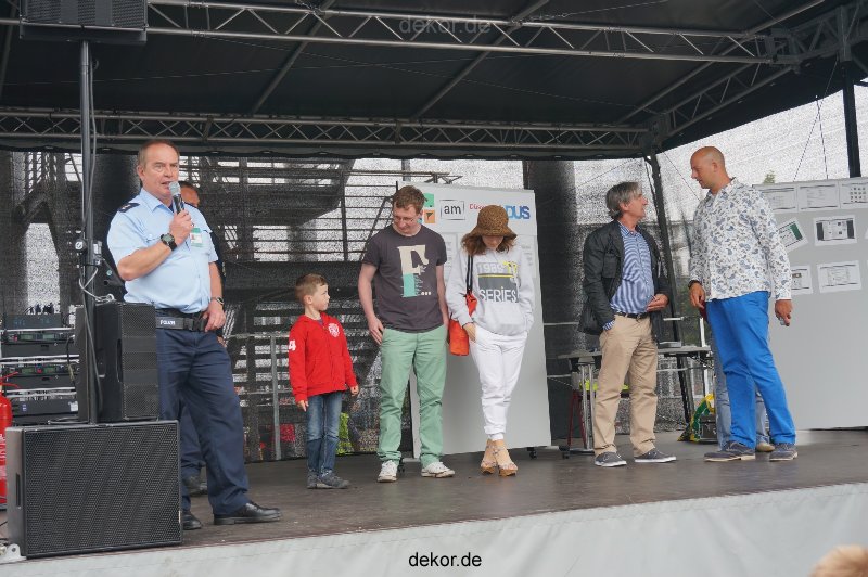 duesseldorf-luftfahrttag-2013-spuerhunde-029