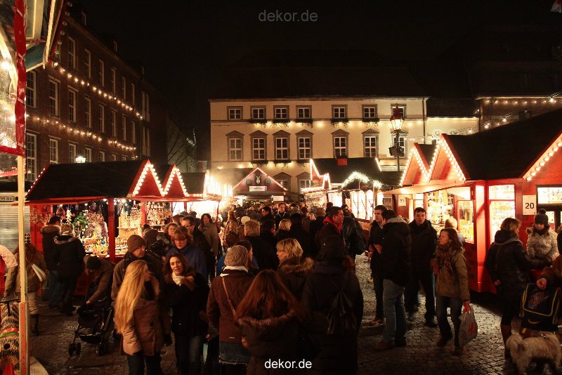weihnachtsmaerkte-2010-duesseldorf-rathausplatz-abend-004