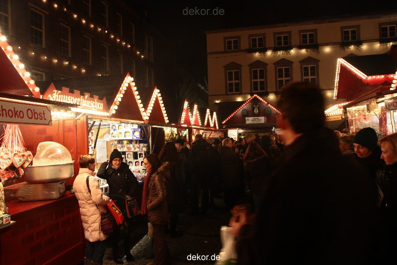 weihnachtsmaerkte-2010-duesseldorf-rathausplatz-abend-007