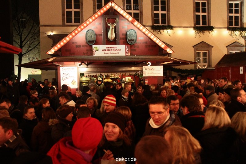 weihnachtsmaerkte-2010-duesseldorf-rathausplatz-abend-012