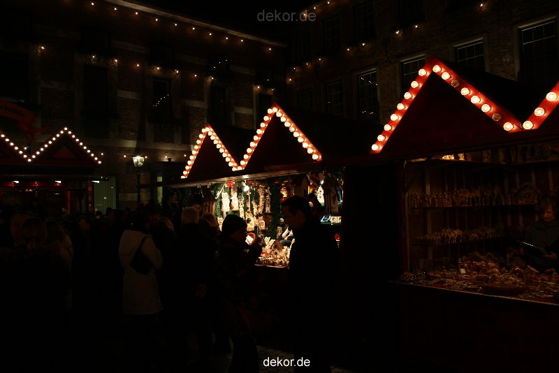 weihnachtsmaerkte-2010-duesseldorf-rathausplatz-abend-049