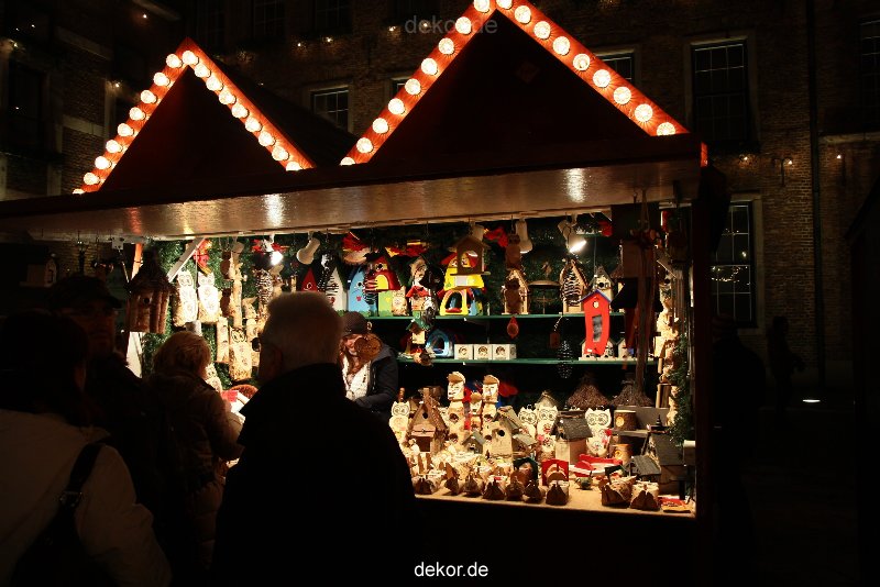 weihnachtsmaerkte-2010-duesseldorf-rathausplatz-abend-052