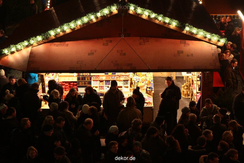 weihnachtsmaerkte-2010-duesseldorf-rathausplatz-abend-063