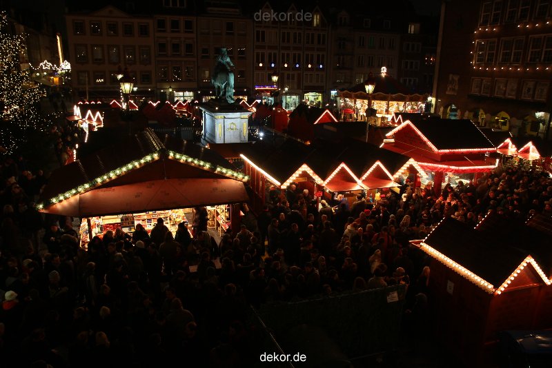 weihnachtsmaerkte-2010-duesseldorf-rathausplatz-abend-065