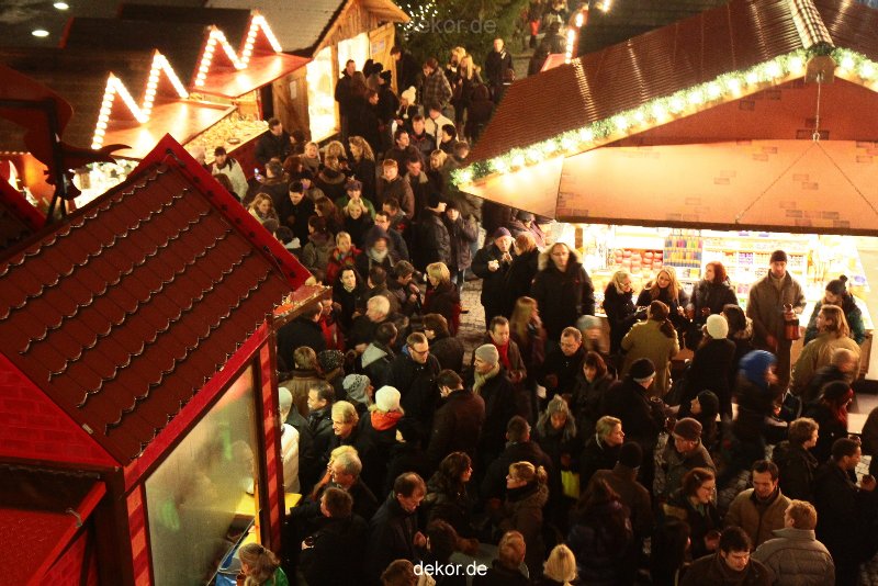 weihnachtsmaerkte-2010-duesseldorf-rathausplatz-abend-075
