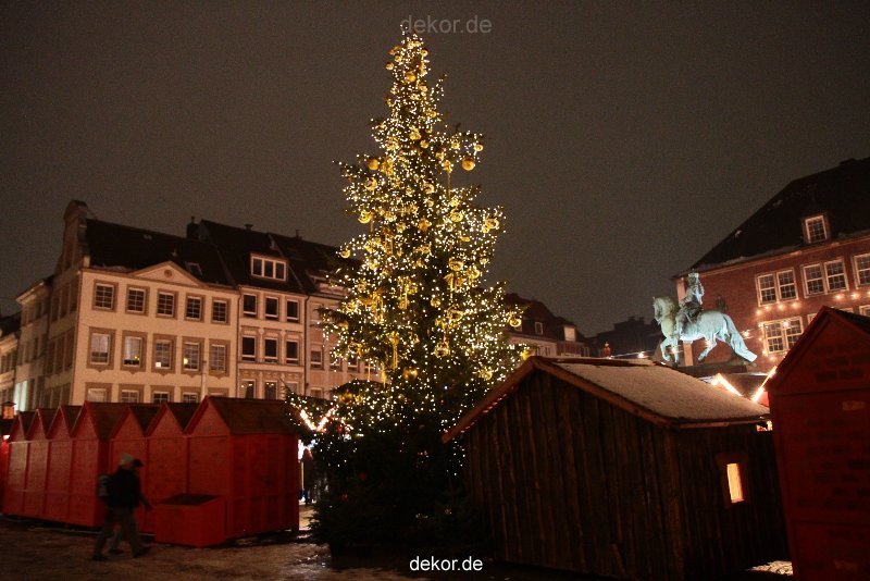 weihnachtsmaerkte-2010-duesseldorf-rathausplatz-abend-084