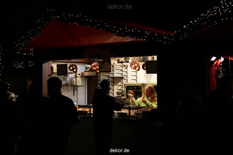 weihnachtsmaerkte-2010-koeln-domplatz-abends-009