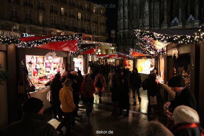 weihnachtsmaerkte-2010-koeln-domplatz-abends-037