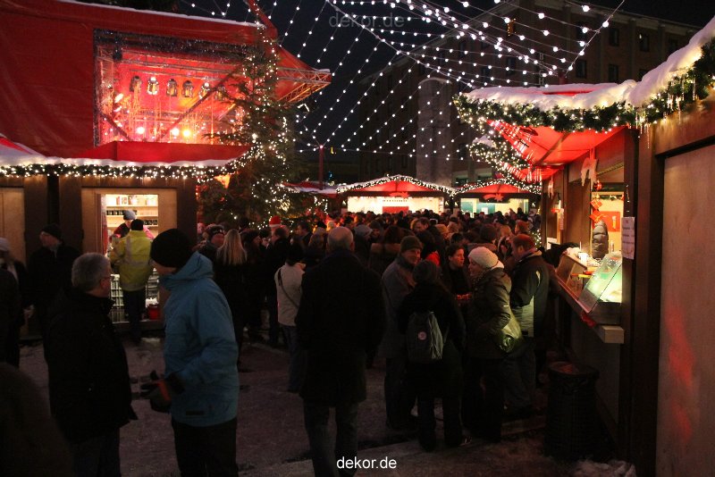 weihnachtsmaerkte-2010-koeln-domplatz-abends-080