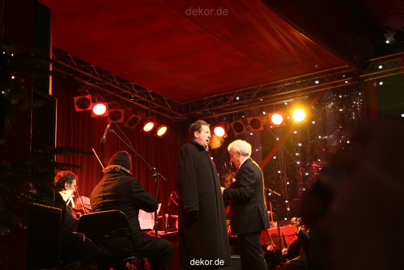 weihnachtsmaerkte-2010-koeln-domplatz-abends-081