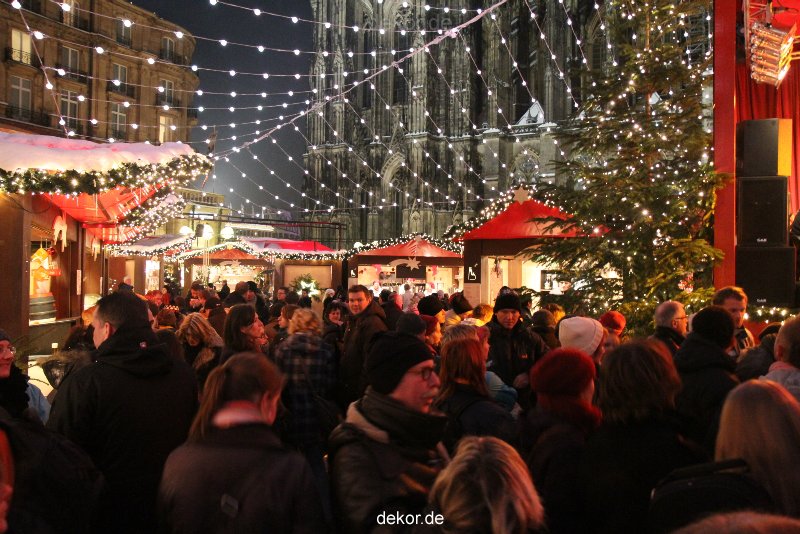 weihnachtsmaerkte-2010-koeln-domplatz-abends-091