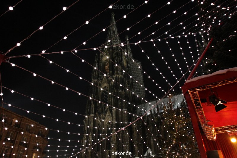 weihnachtsmaerkte-2010-koeln-domplatz-abends-092