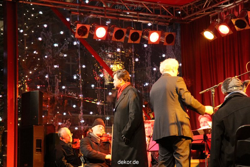 weihnachtsmaerkte-2010-koeln-domplatz-abends-098
