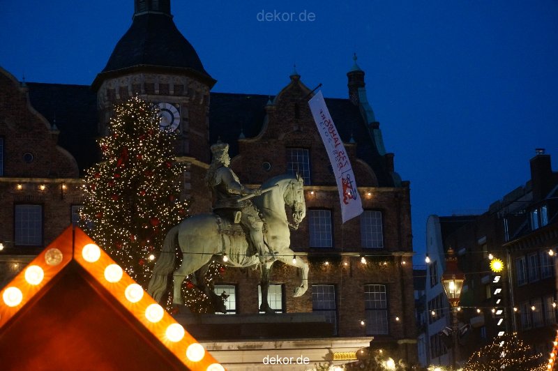 weihnachtsmaerkte-2013-duesseldorf-rathausplatz-023