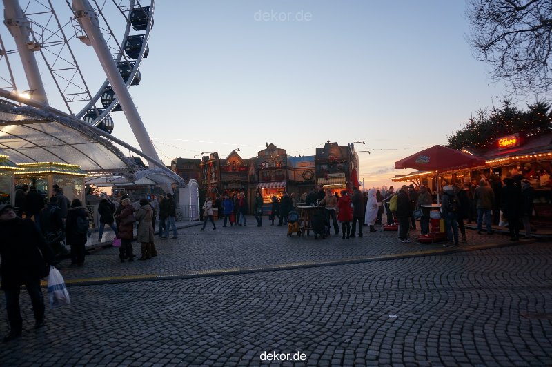 weihnachtsmaerkte-2013-duesseldorf-schlossturm-026