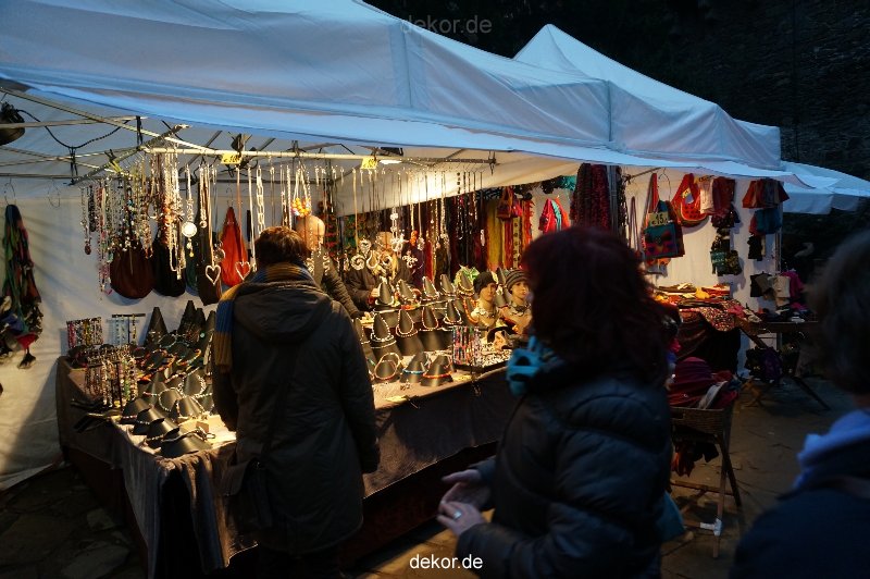 weihnachtsmaerkte-2013-solingen-schloss-burg-aussen-035