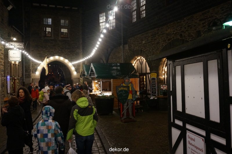 weihnachtsmaerkte-2013-solingen-schloss-burg-aussen-054