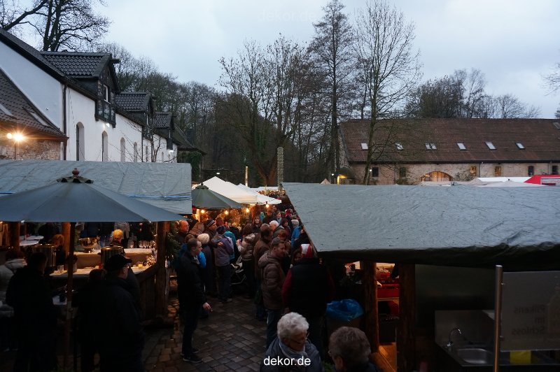 weihnachtsmaerkte-2013-wuppertal-schloss-luentenbeck-025