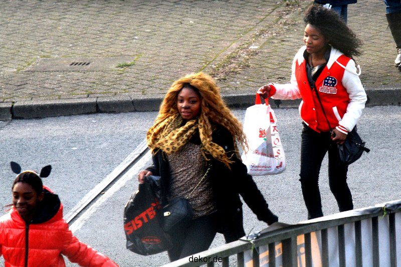 wuppertal-karnevalszug-leute-2013-013