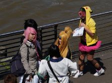 duesseldorf-japantag-2013-free-hugs-005