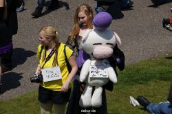 duesseldorf-japantag-2013-free-hugs-018