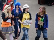 duesseldorf-japantag-2013-free-hugs-033
