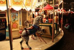 weihnachtsmaerkte-2010-duesseldorf-rathausplatz-abend-002