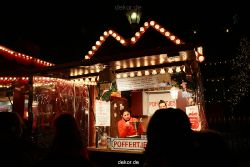 weihnachtsmaerkte-2010-duesseldorf-rathausplatz-abend-008