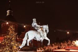 weihnachtsmaerkte-2010-duesseldorf-rathausplatz-abend-010