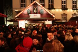 weihnachtsmaerkte-2010-duesseldorf-rathausplatz-abend-012