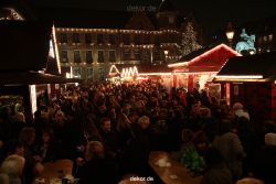 weihnachtsmaerkte-2010-duesseldorf-rathausplatz-abend-013