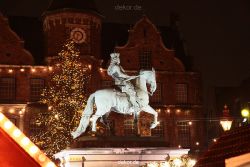 weihnachtsmaerkte-2010-duesseldorf-rathausplatz-abend-019