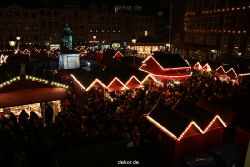 weihnachtsmaerkte-2010-duesseldorf-rathausplatz-abend-056
