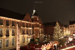 weihnachtsmaerkte-2010-duesseldorf-rathausplatz-abend-059