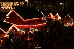 weihnachtsmaerkte-2010-duesseldorf-rathausplatz-abend-064
