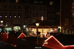 weihnachtsmaerkte-2010-duesseldorf-rathausplatz-abend-071