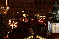 weihnachtsmaerkte-2010-duesseldorf-rathausplatz-abend-073