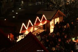 weihnachtsmaerkte-2010-duesseldorf-rathausplatz-abend-076