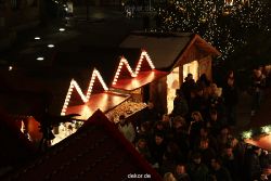 weihnachtsmaerkte-2010-duesseldorf-rathausplatz-abend-077