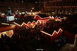 weihnachtsmaerkte-2010-duesseldorf-rathausplatz-abend-083