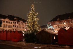 weihnachtsmaerkte-2010-duesseldorf-rathausplatz-abend-085