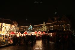 weihnachtsmaerkte-2010-duesseldorf-rathausplatz-abend-096