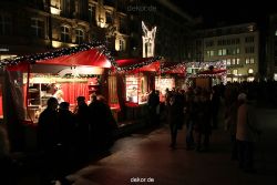 weihnachtsmaerkte-2010-koeln-domplatz-abends-008