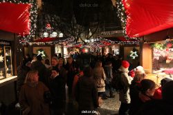 weihnachtsmaerkte-2010-koeln-domplatz-abends-036