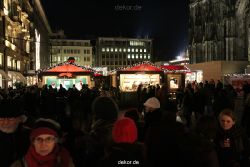 weihnachtsmaerkte-2010-koeln-domplatz-abends-056